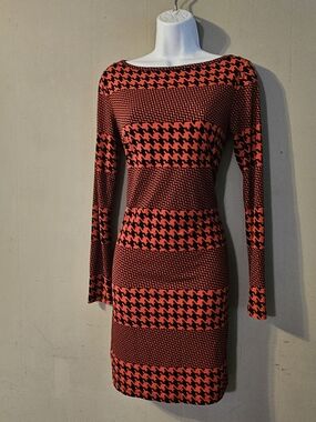 Red and Black Houndstooth Long-Sleeve Bodycon Dress